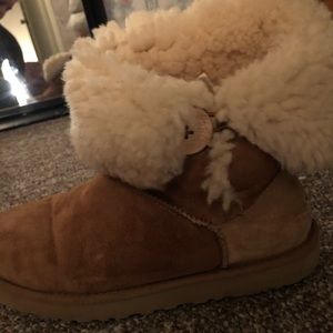 Ugg Bailey button chestnut boot